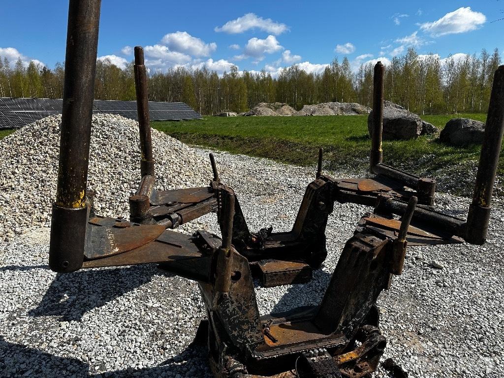 John Deere 1910 E Chassis and suspension