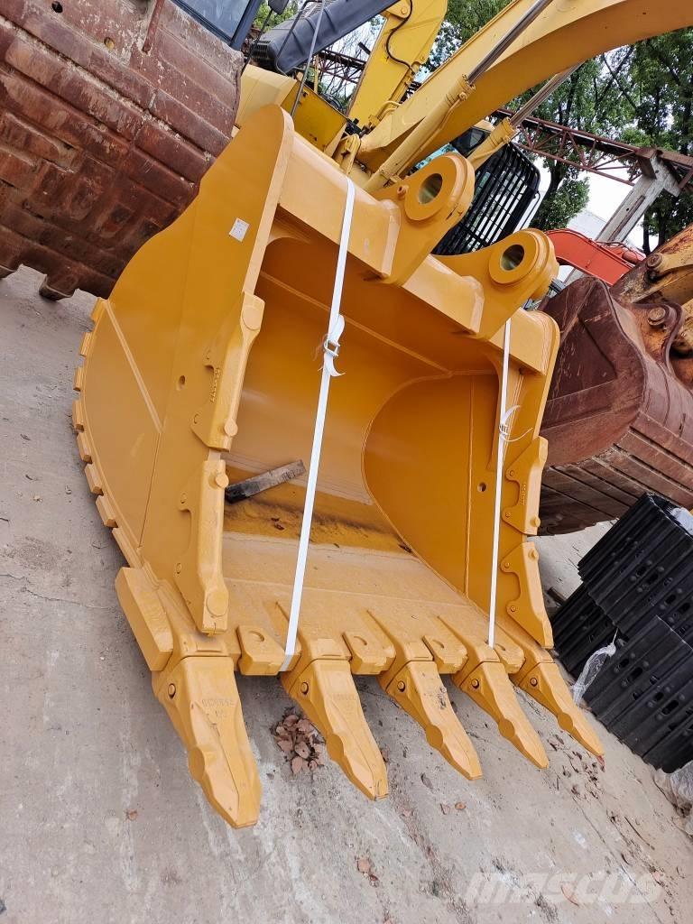 Komatsu PC 200-8 Crawler excavators