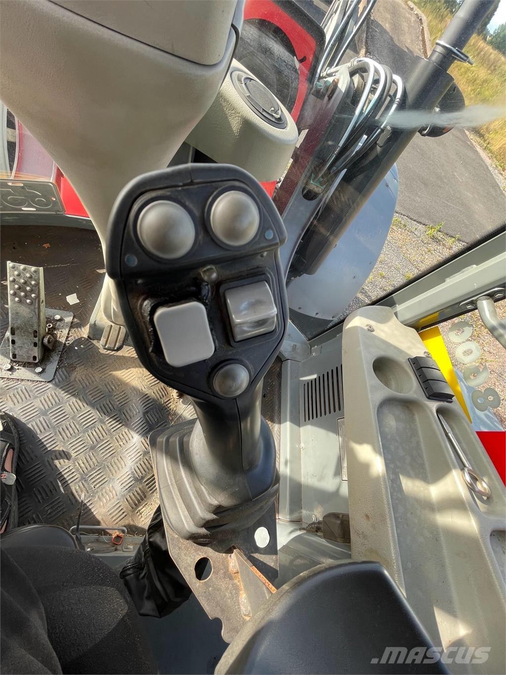 Lännen 8600 E Backhoe