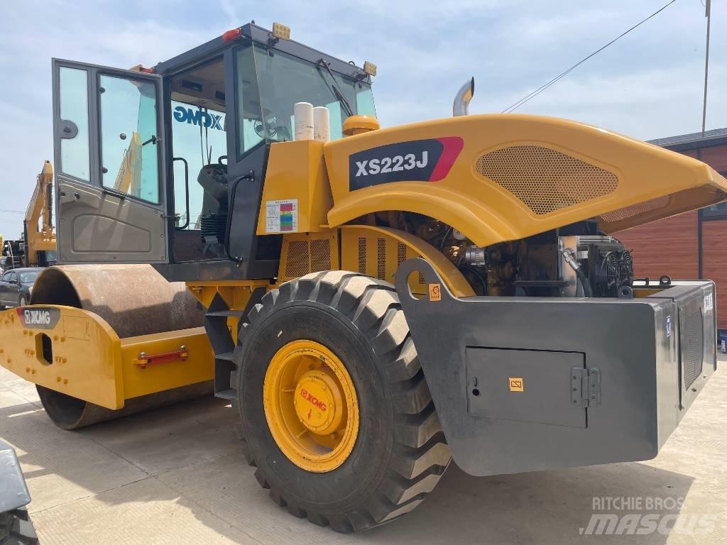 XCMG XS 223 J Single drum rollers