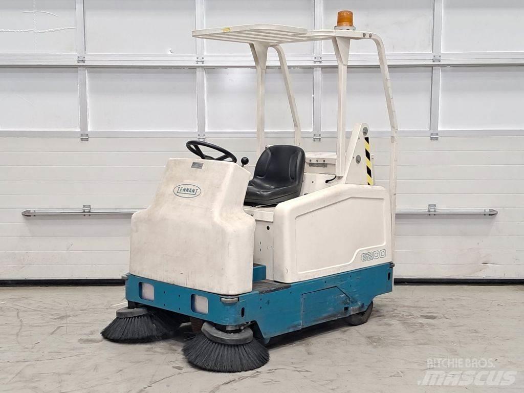 Tennant 6200 Sweepers