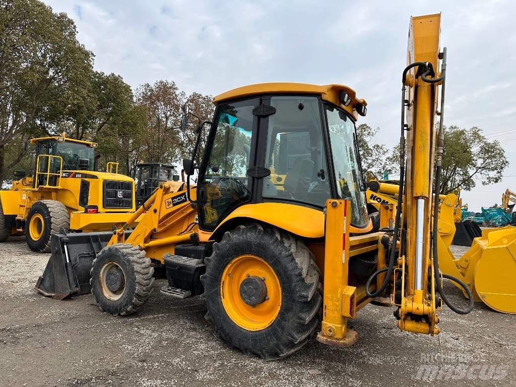JCB 3 CX Backhoe