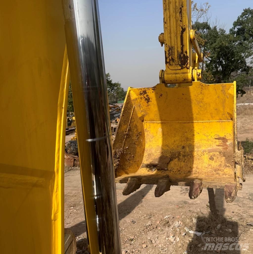 Komatsu 240LC-8 Crawler excavators