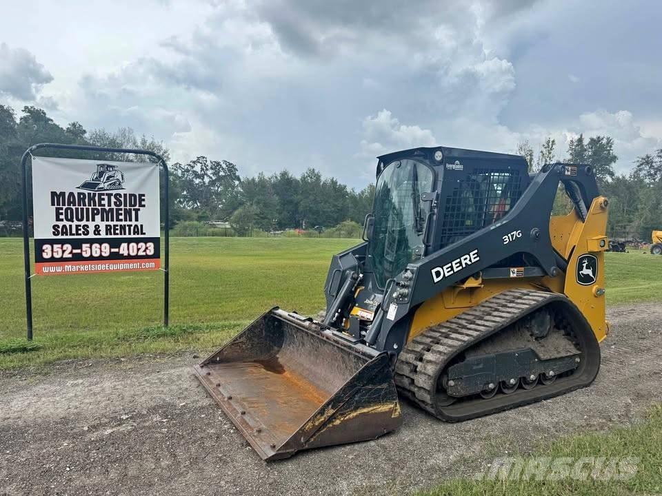 John Deere 317 Skid steer loaders
