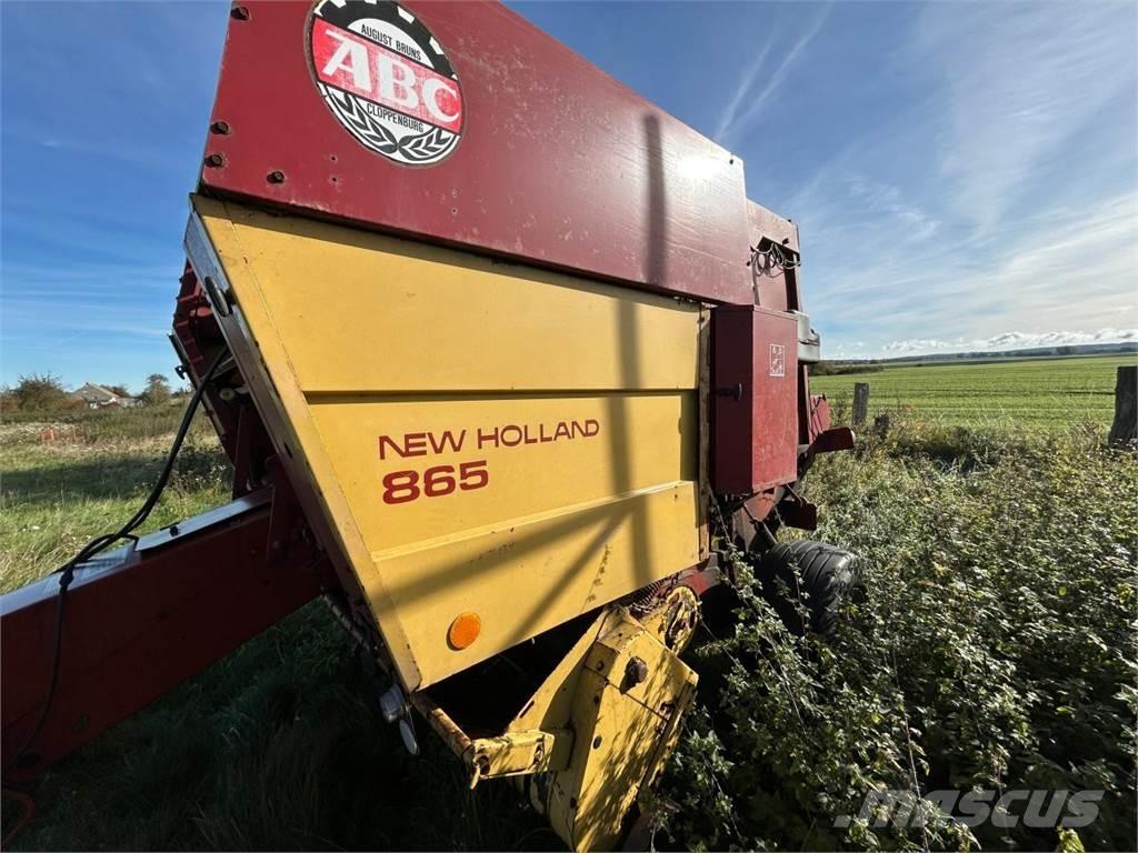 New Holland 865 Round balers