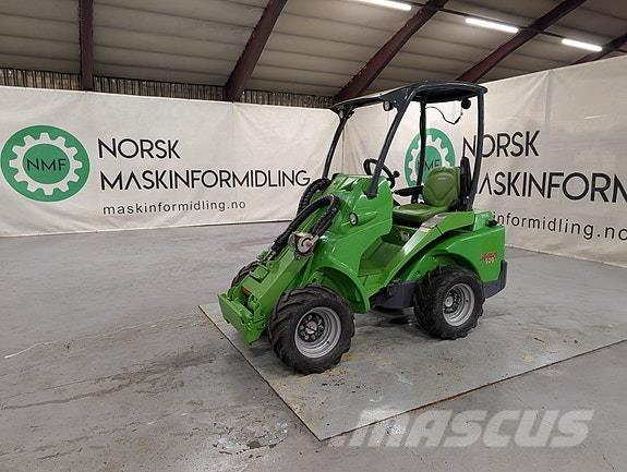 Avant 520 Tool carriers