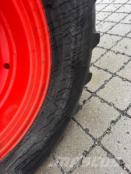 CLAAS Arion 430 Tractors