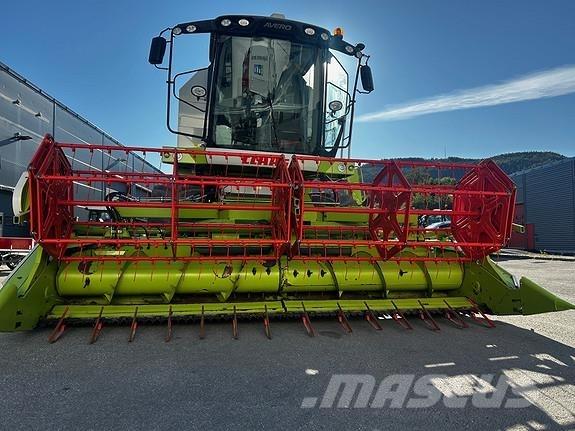 CLAAS Avero 240 Combine harvesters