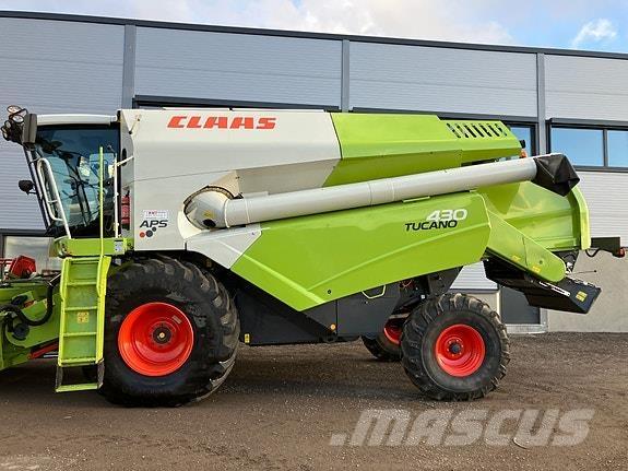 CLAAS Tucano 430 Combine harvesters