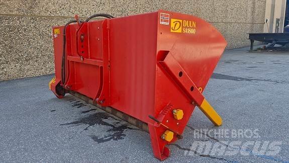 Duun SA1800 Sand and salt spreaders