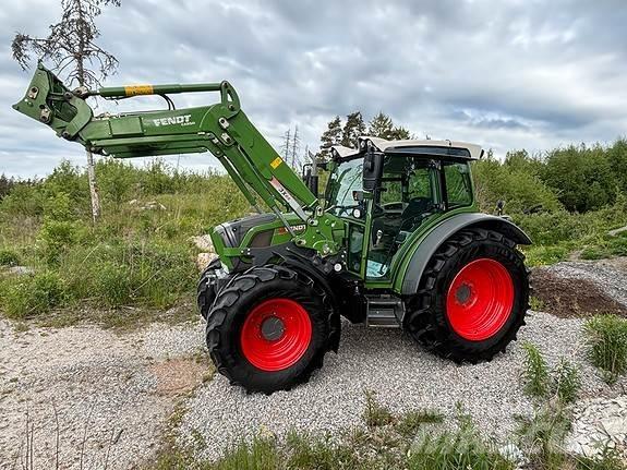 Fendt 211 Vario Tractors