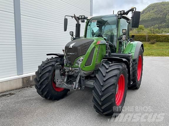 Fendt 718 Tractors
