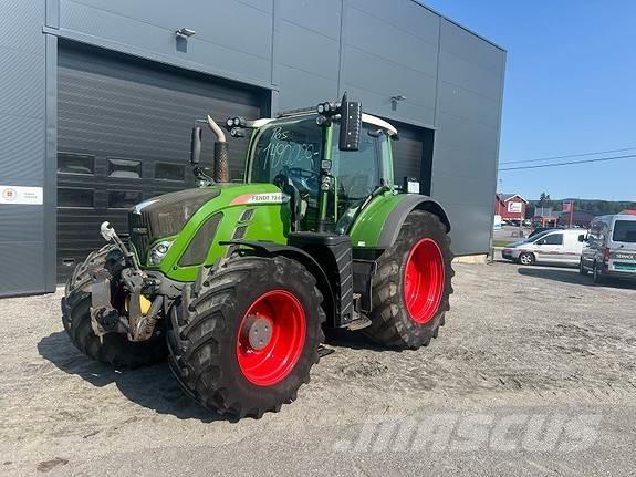 Fendt 724 VARIO Tractors