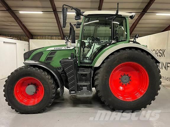 Fendt 724 Vario Tractors
