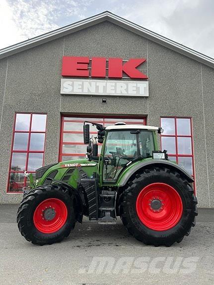 Fendt 724 VARIO Tractors