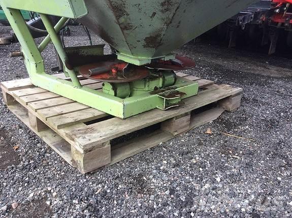  Gjødselspeder Manure spreaders