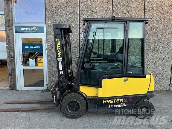 Hyster J2,5XN Diesel trucks