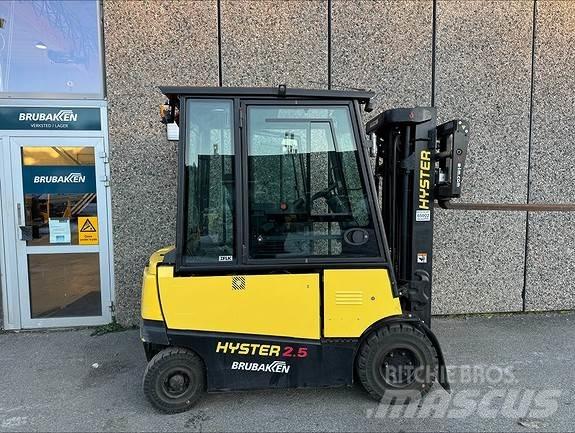 Hyster J2,5XN Diesel trucks