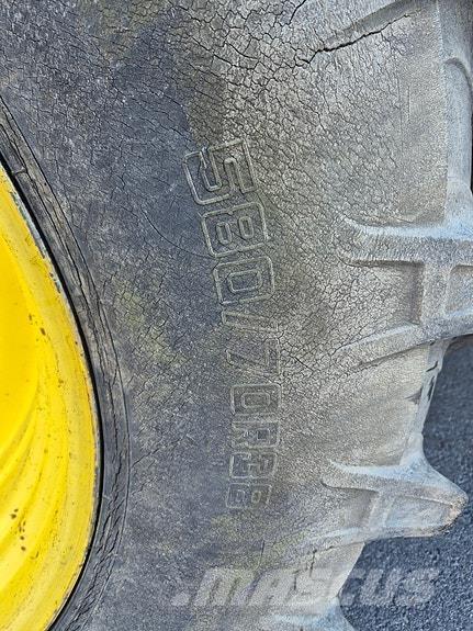 John Deere 6125R Tractors