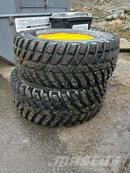 John Deere 6210R Tractors