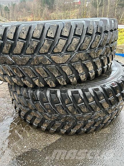 John Deere 6210R Tractors