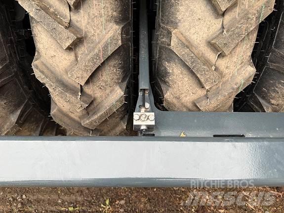 Junkkari T Manure spreaders