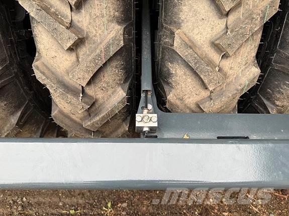 Junkkari T Manure spreaders