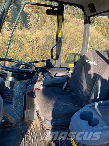 Komatsu WA80M-7 Wheel loaders