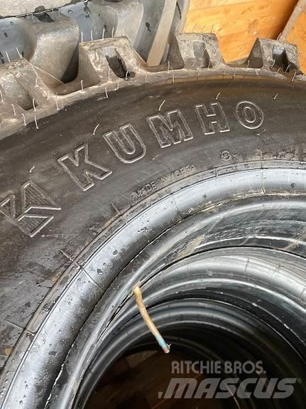 Kumho 10.00-20 Tyres, wheels and rims