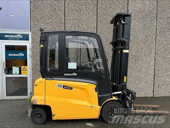 Mitsubishi FB35N Diesel trucks