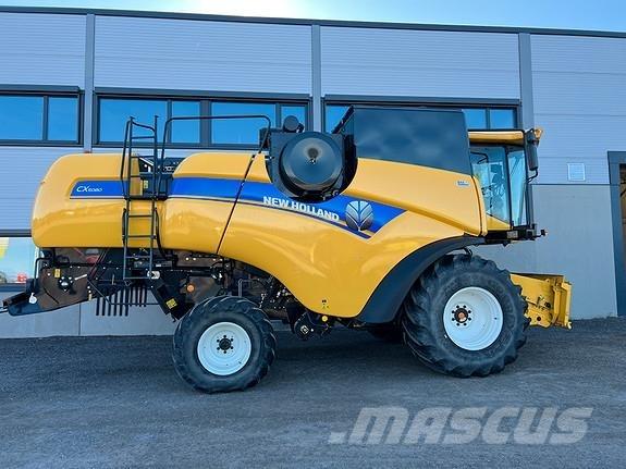 New Holland CX5080 Combine harvesters