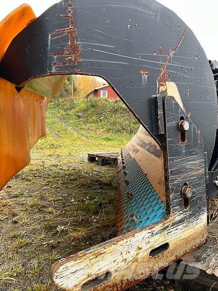  Øveraasen DEH285 Snow blades and plows