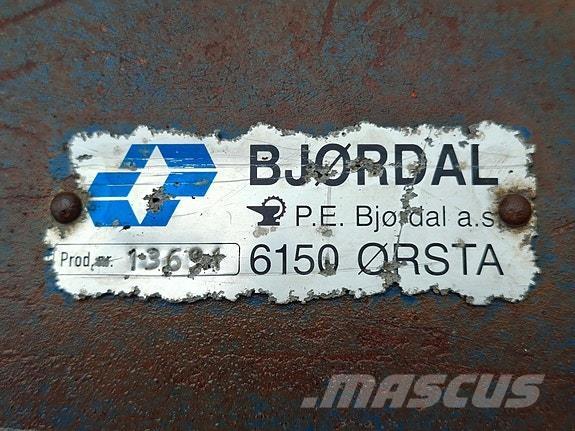  Perma SMA1100 Mineral spreaders