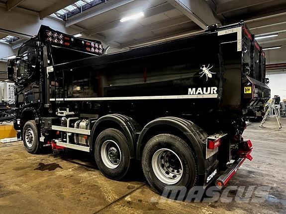 Scania R 560 4x4+2 Tipper trucks