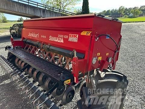Simulta 2500LB Mineral spreaders