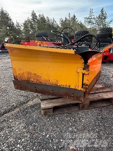 Stark NL2400L Snow blades and plows