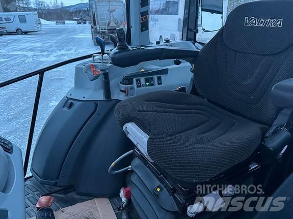 Valtra A105H Tractors