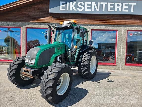 Valtra A92 Tractors