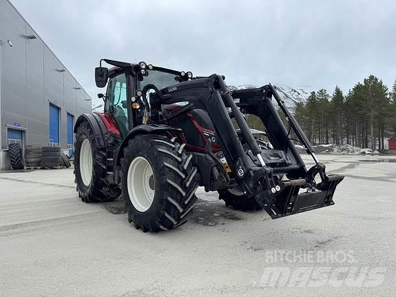 Valtra N174 Tractors