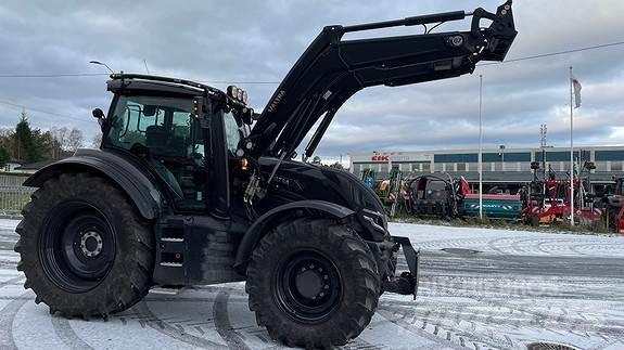 Valtra T235 Tractors