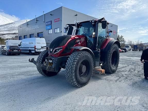 Valtra T235 Tractors