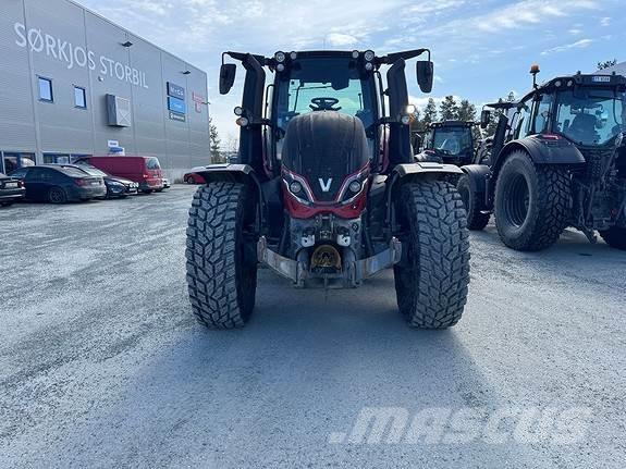 Valtra T235 Tractors