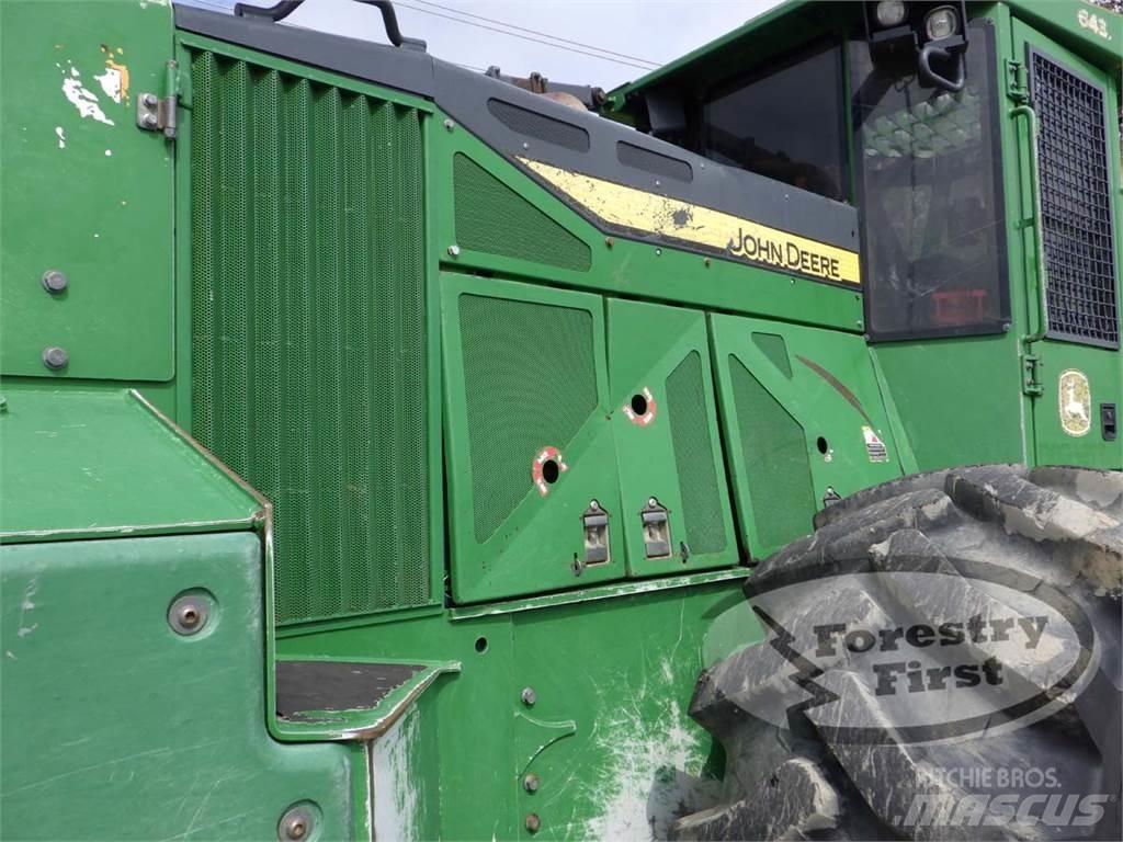 John Deere 643L Feller bunchers