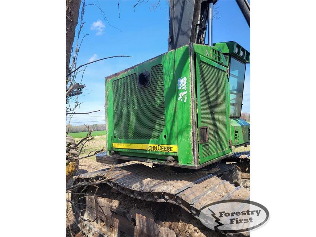 John Deere 753J Feller bunchers