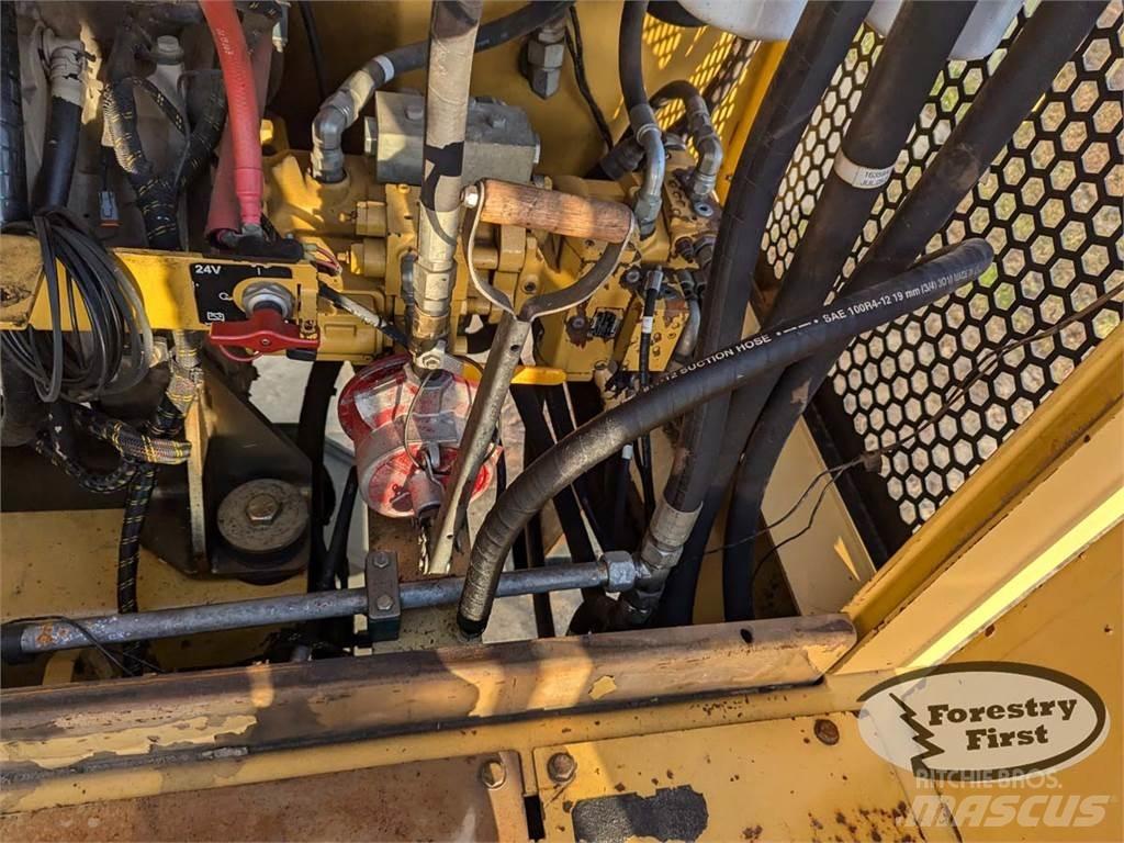 Tigercat 234 Knuckle boom loaders