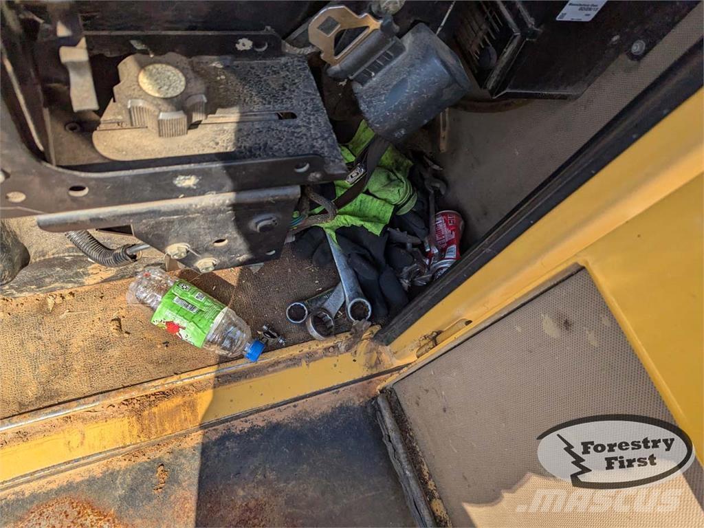 Tigercat 234 Knuckle boom loaders