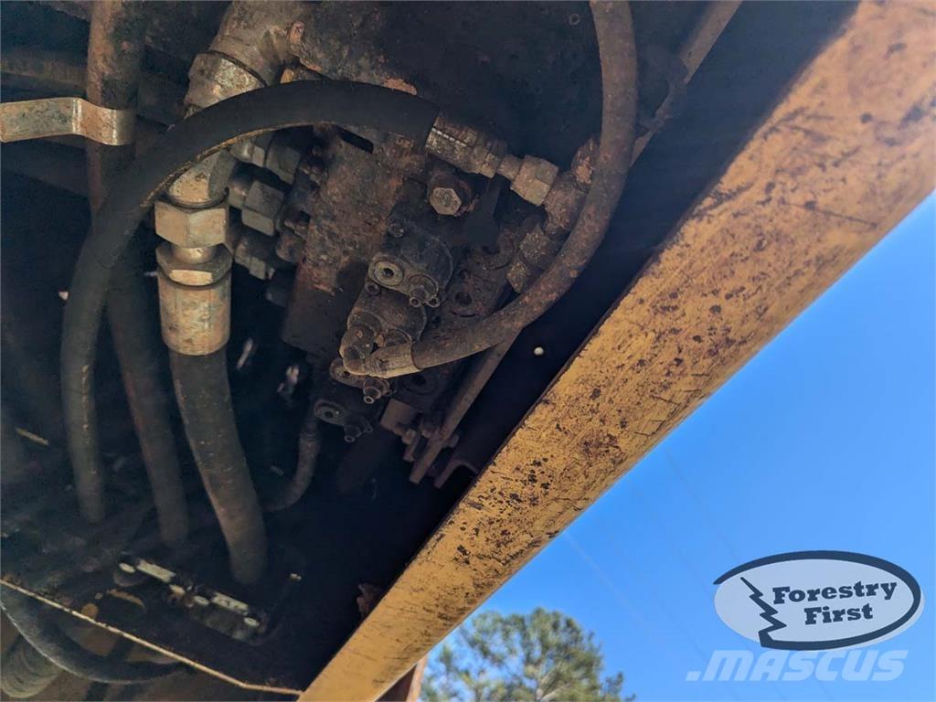 Tigercat 234 Knuckle boom loaders