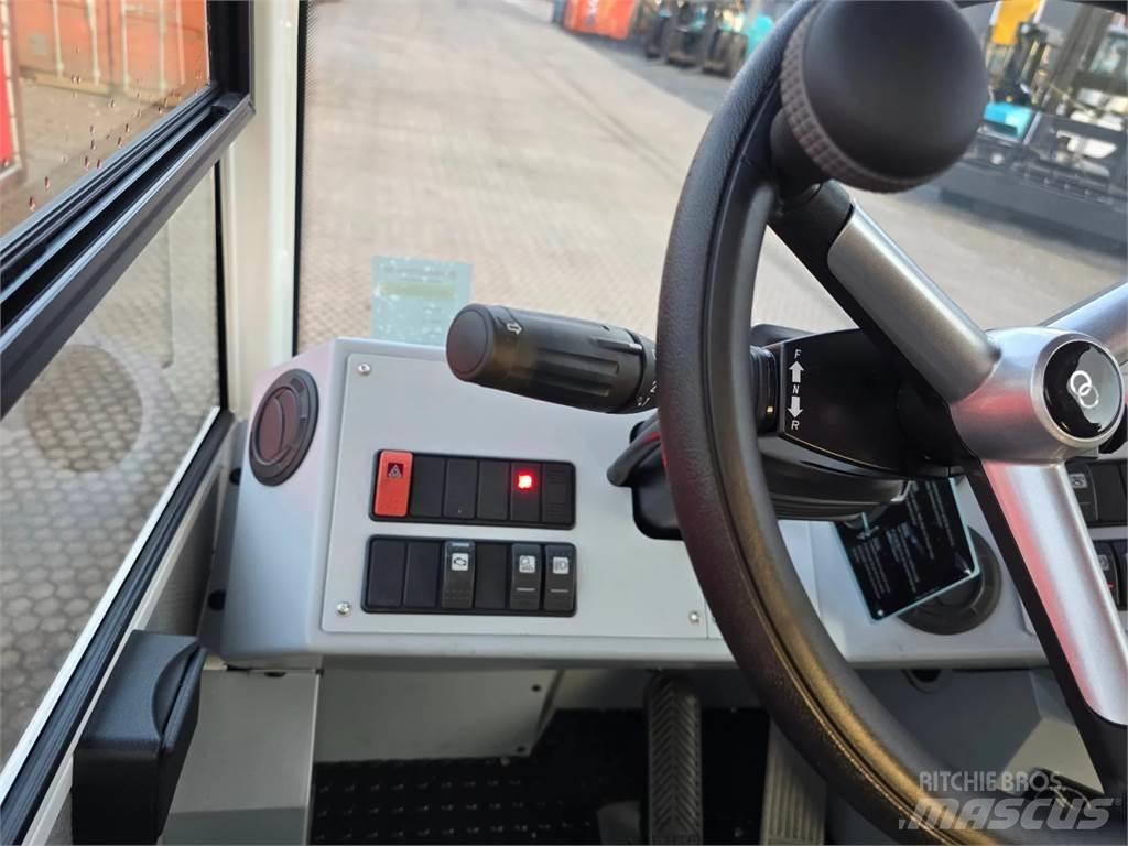 Mafi T230 Terminal tractors