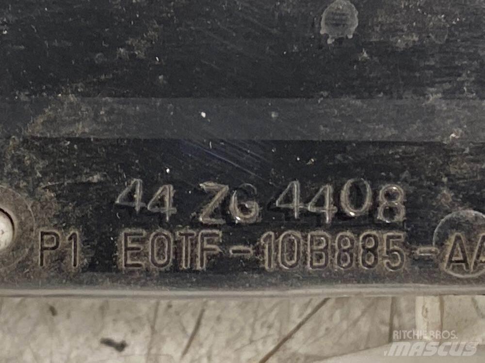 Ford F-800 Other components
