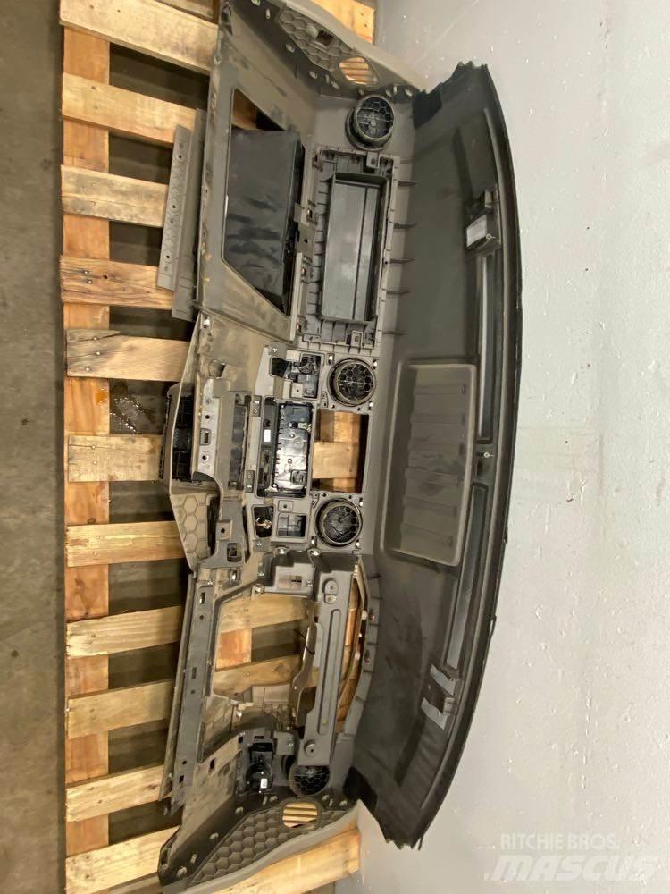 Ford F450 Other components